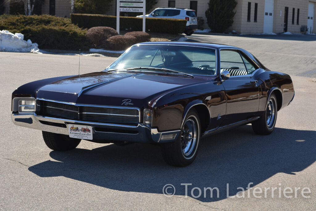 1967 Buick Riviera - Laferriere Classic Cars